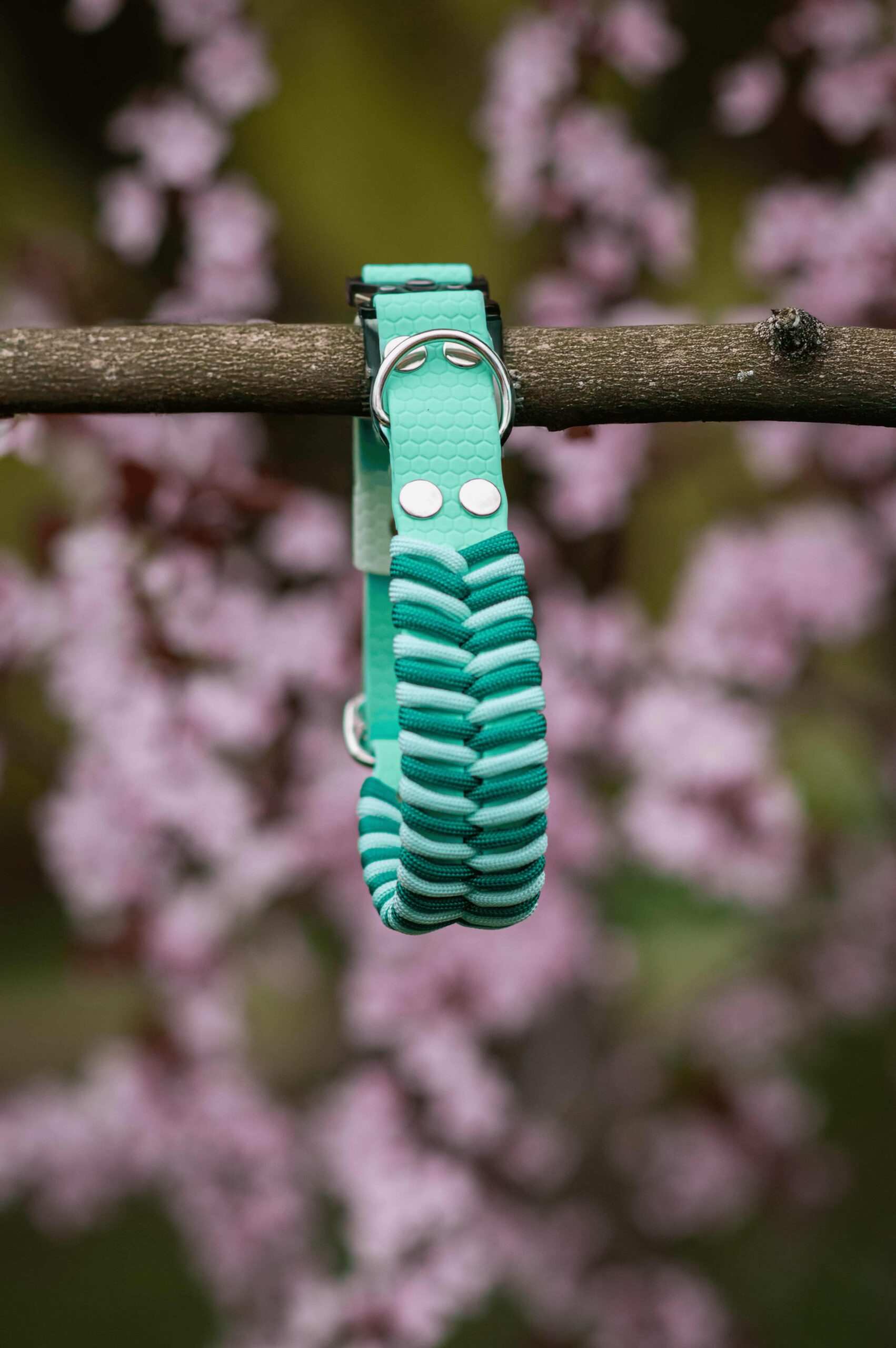 Pastelowa wodoodporna obroża dla psa paracord