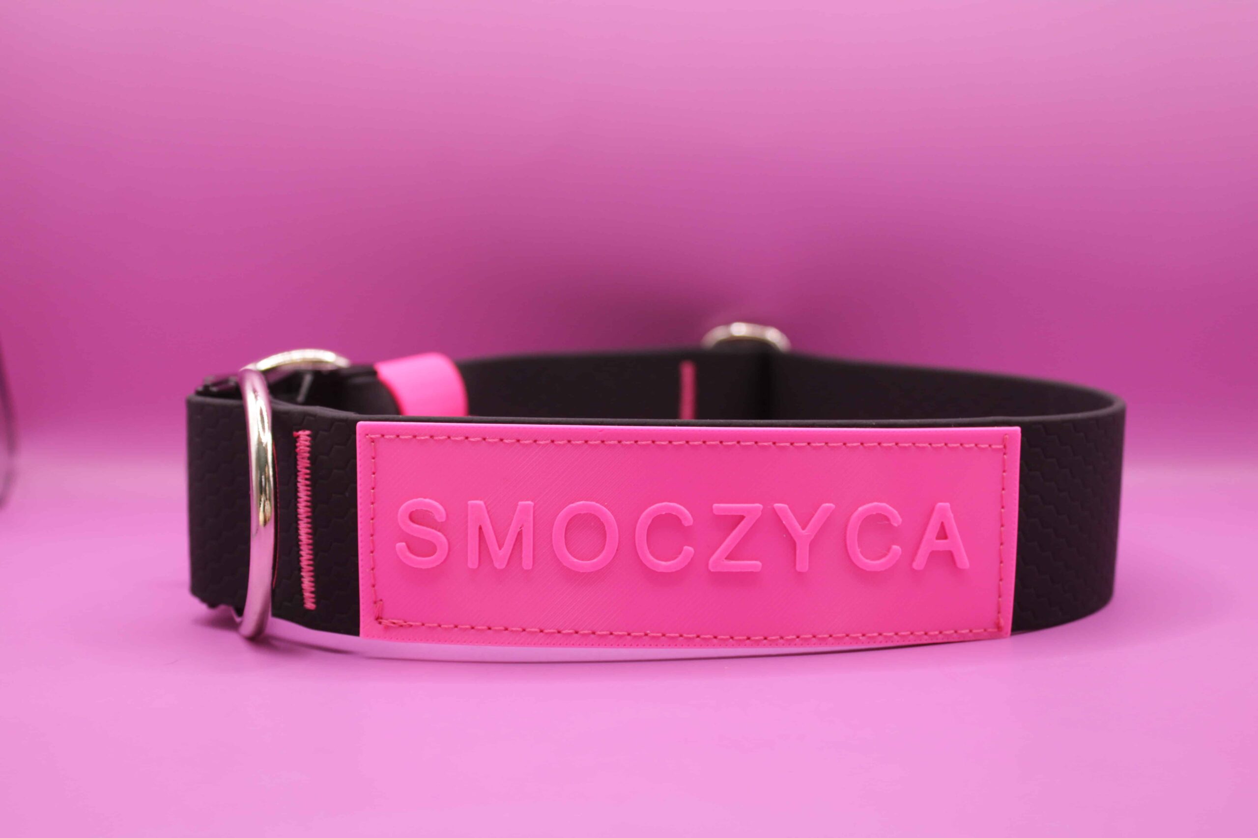 Personalizowana wodoodporna obroża strong dla psa z napisem